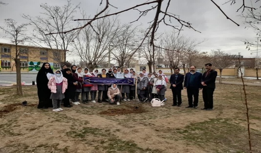 برگزاری پویش نهالکاری فجر سبز در فراهان