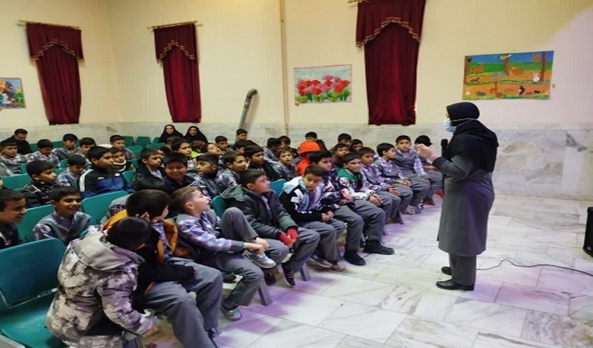 کاشت 30 اصله نهال در کانون پرورش فکری شهر آستانه