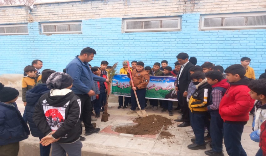 برگزاری پویش فجر سبز در روستای فیض آباد آشتیان