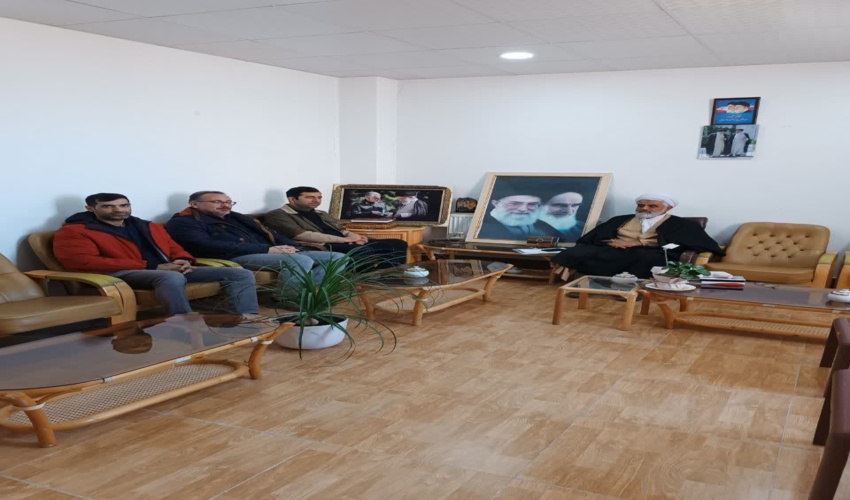 دیدار کارکنان منابع طبیعی زرندیه با امام جمعه زرندیه