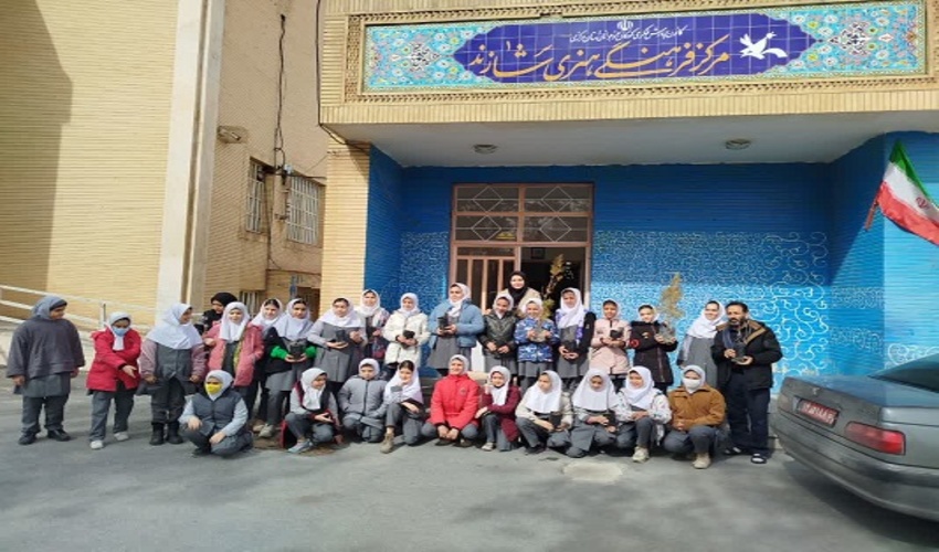    نواخته شدن زنگ سبز در دبستان پروین اعتصامی شازند