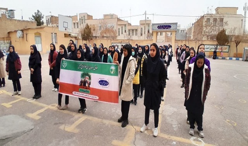 برگزاری مراسم کاشت نهال و نواختن زنگ سبز در دلیجان