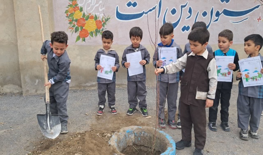 برگزاری مراسم درختکاری در مدرسه امام سجاد شهر میلاجرد