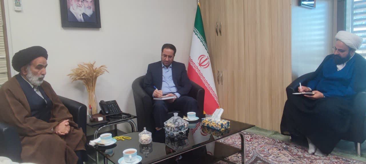 تأکید نماینده ولی‌فقیه و رئیس سازمان منابع طبیعی بر صیانت از سرمایه‌های ملی و ارتقای معیشت کارکنان